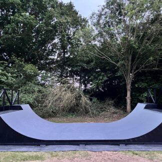 4ft tall half pipe ramp