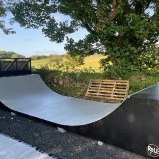 3ft tall half pipe ramp